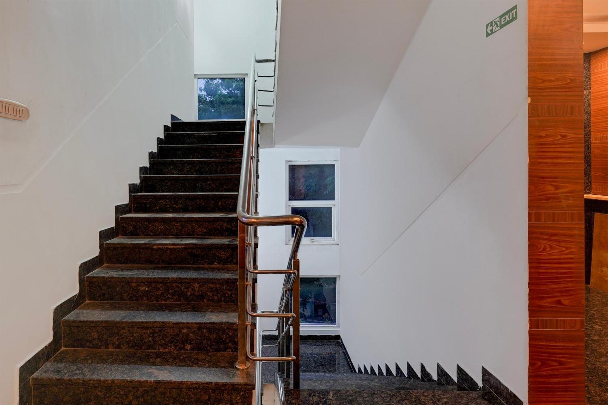 Super Townhouse Arcot Road Near Kauvery Hospital Chennai Exterior photo